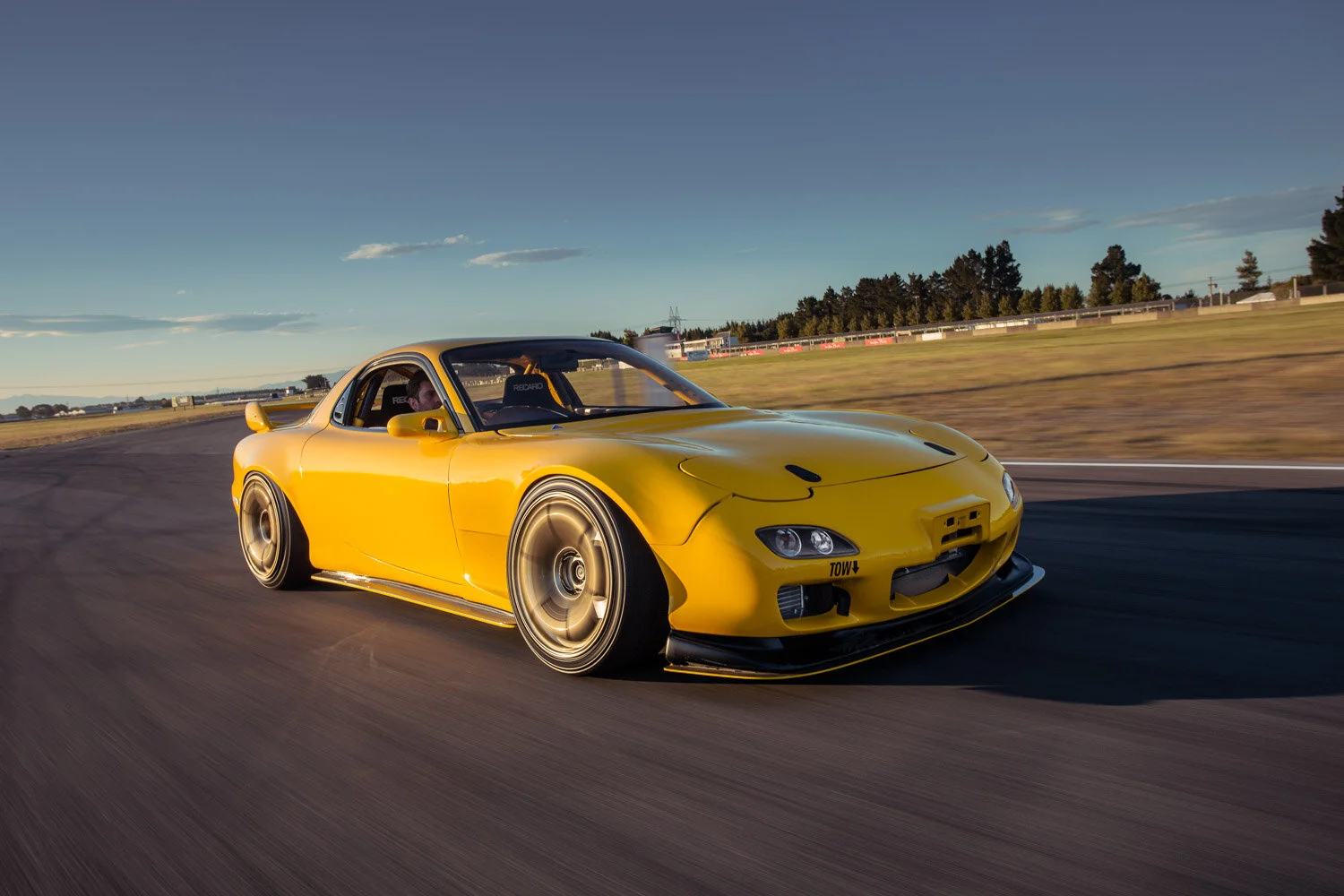 エレクトリック×DRT カスタムドライフーディー　イエロー　M Street Style, Track Soul: Jonny Martin's killer FD RX-7 — The